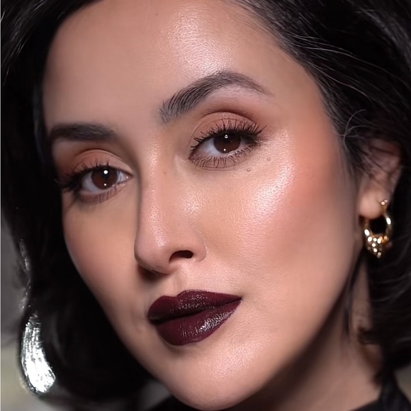 💋 CYBER a MAC SATIN LIPSTICK. RETAILS $23. **NEW IN THE BOX. FULL SIZE. - Picture 7 of 12